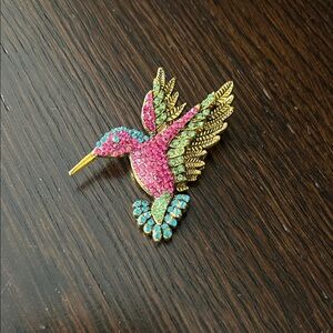 Hummingbird pin - multicolored rhinestone